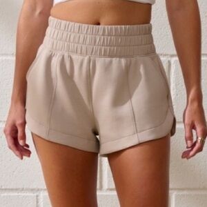 Abercrombie YOUR PERSONAL BEST- LIKE NEW- YPB neoKNIT Women's Tan Athletic Short